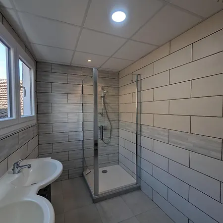 Spacieuse Avec Jardin Prive, Proche Vignobles Et Lacs - 4 Chambres, Cheminee, Equipement Bebe - Fr-1-611-27